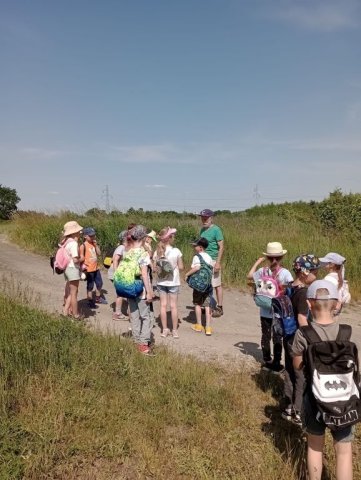 b_1024_768_0_00_images_2022_2023_1-3_AkademiaMalych_rajd_352341510_5646672935436046_8287606730109955650_n